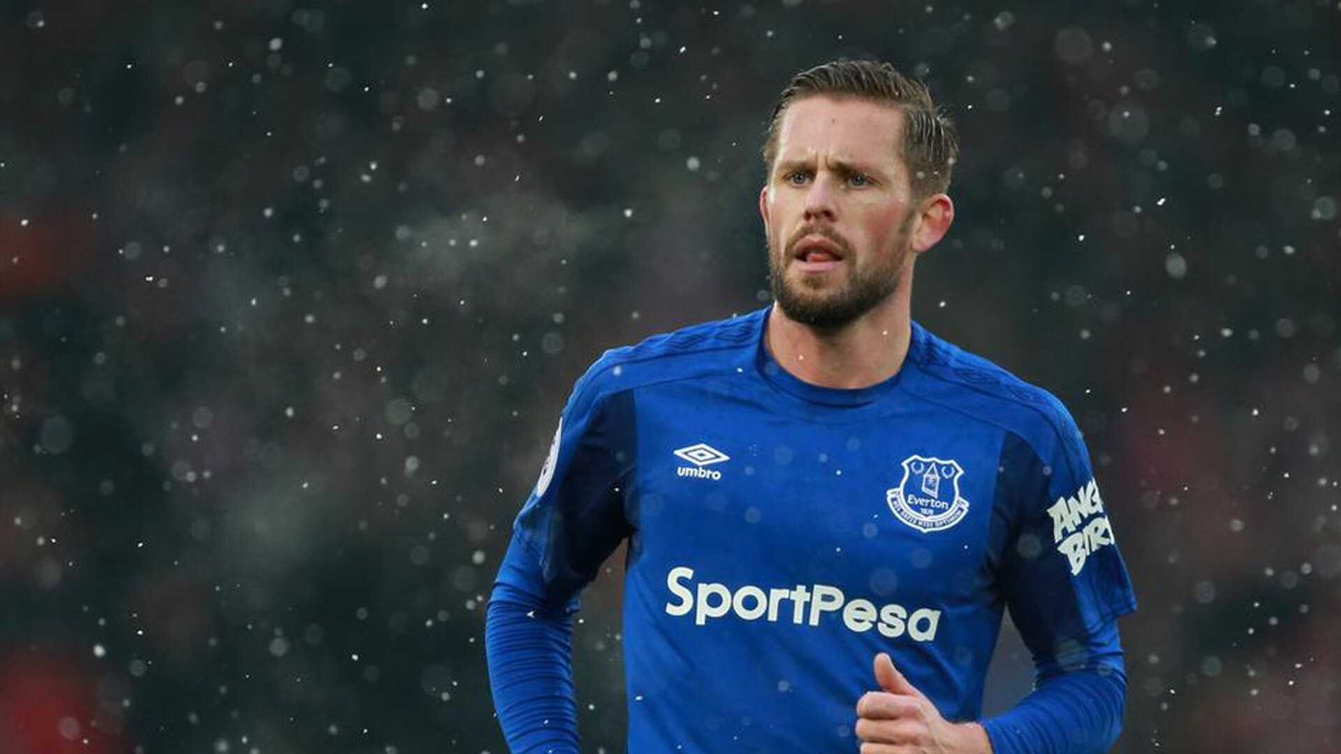 库里进攻端无人可挡，热火主场力克活塞