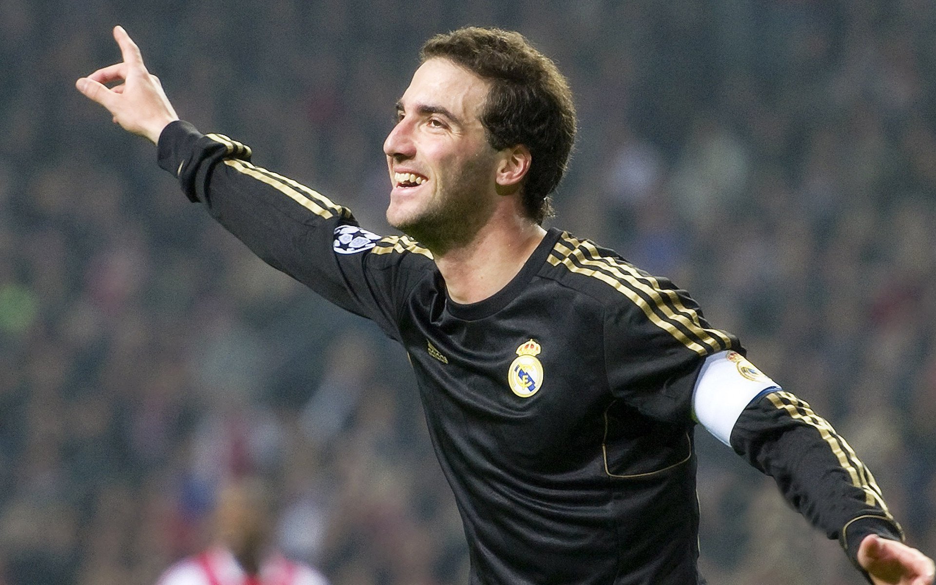 教科书级的防守艺术,斯通斯如何以个人表现破解伊拉克的马赛压制战术